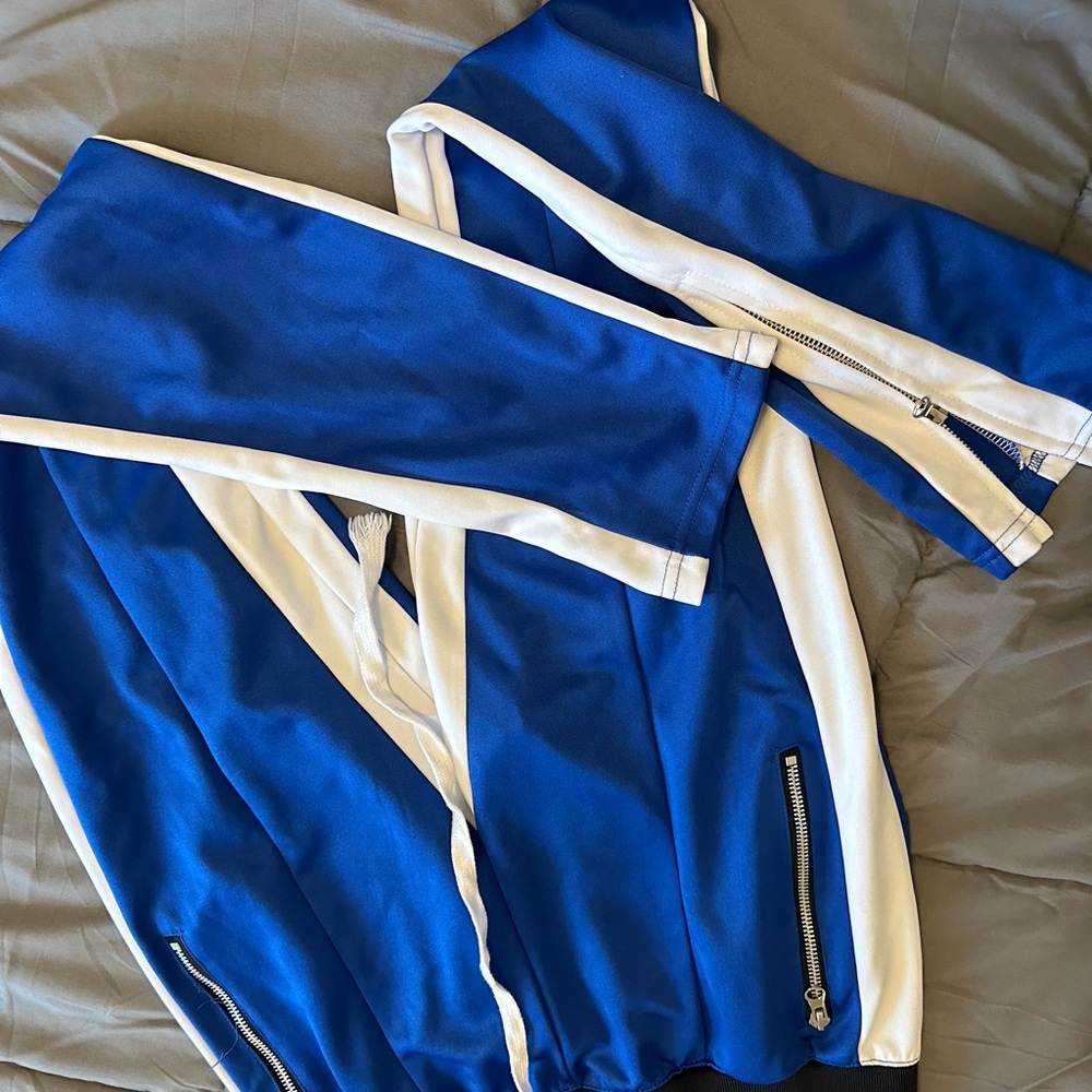Blue and white men’s sweatsuit
